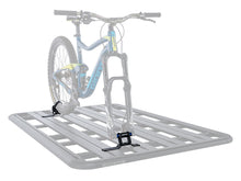 Support pour vélo avec axe traversant Pioneer de Rhino-Rack, accessoire robuste pour montage sécurisé de vélos.