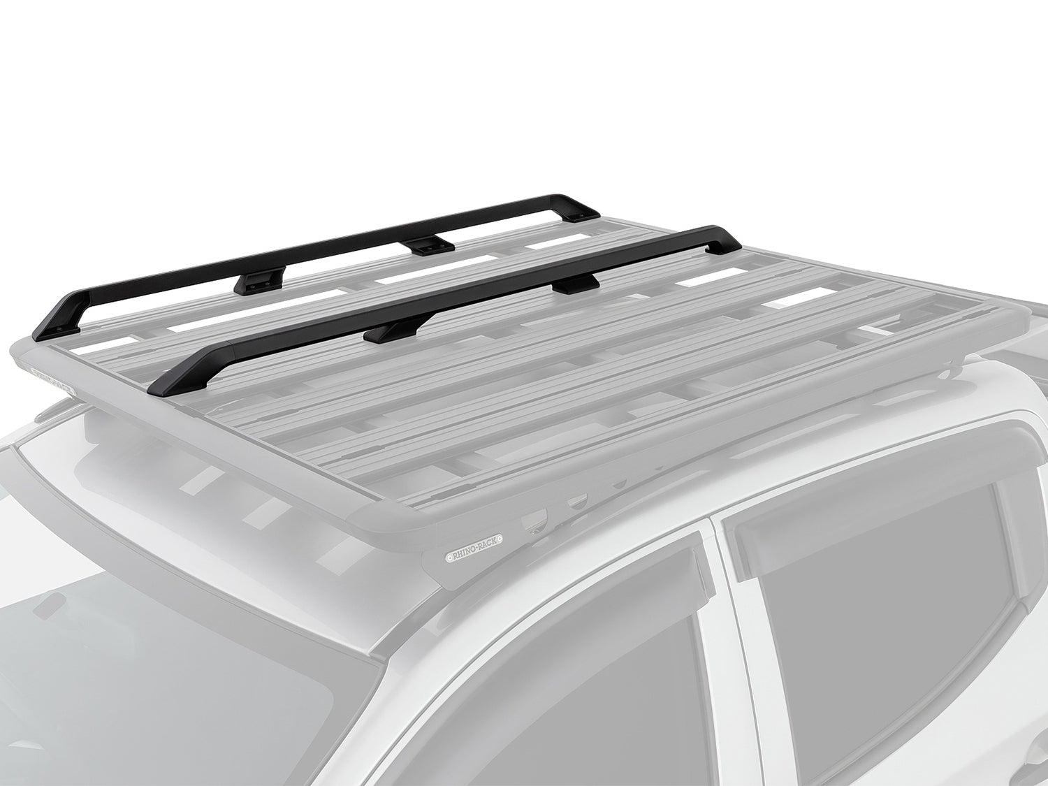 Rails latéraux de 1500mm pour galerie Pioneer 6, accessoires Rhino-Rack, en acier robuste, installés sur une galerie de véhicule.