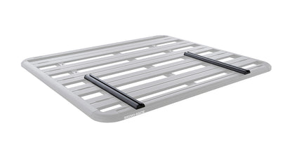 Rails transversaux de galerie Pioneer Rhino-Rack avec Zwifloc, longueur 2x 610mm, accessoires pour fixation de toit de véhicule.