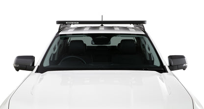 Système de fixation Backbone pour double cabine Ford Ranger P703 et VW Amarok Gen2, accessoires Rhino-Rack, vue de l'installation.