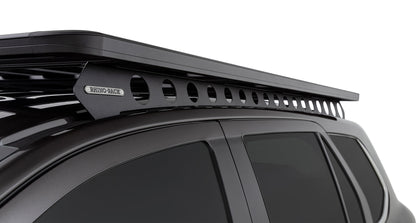 Système de fixation Backbone pour Ford Everest U704 22+ de Rhino-Rack, accessoire de montage robuste pour rack de toit.