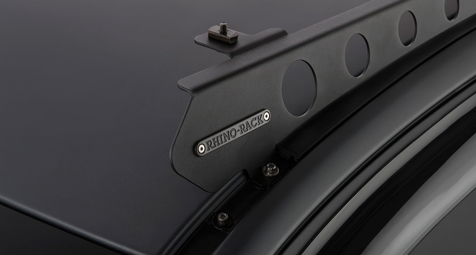 Système de montage Backbone pour Ford Ranger Wildtrak, accessoire Rhino-Rack, support robuste pour barres de toit et accessoires.