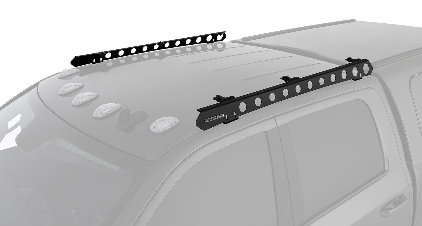 Système de montage Backbone pour RAM 1500, 2500 et 3500, accessoires Rhino-Rack, fixation robuste pour véhicules utilitaires.