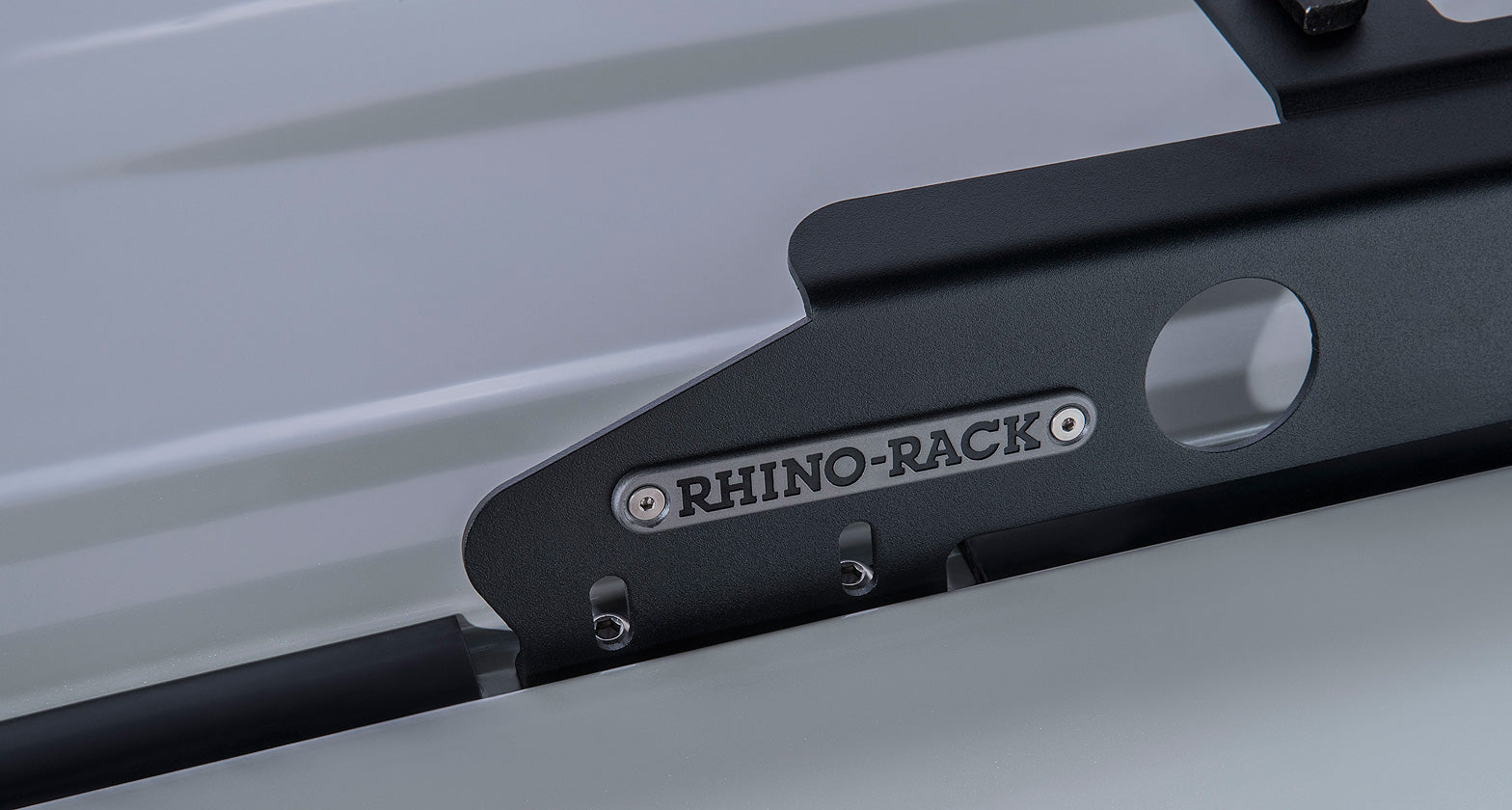 Rhino-Rack Backbone Mounting System - Toyota 200 Series - RHINO-RACK sur Xperts4x4 Accessoires 4x4 Off-Road