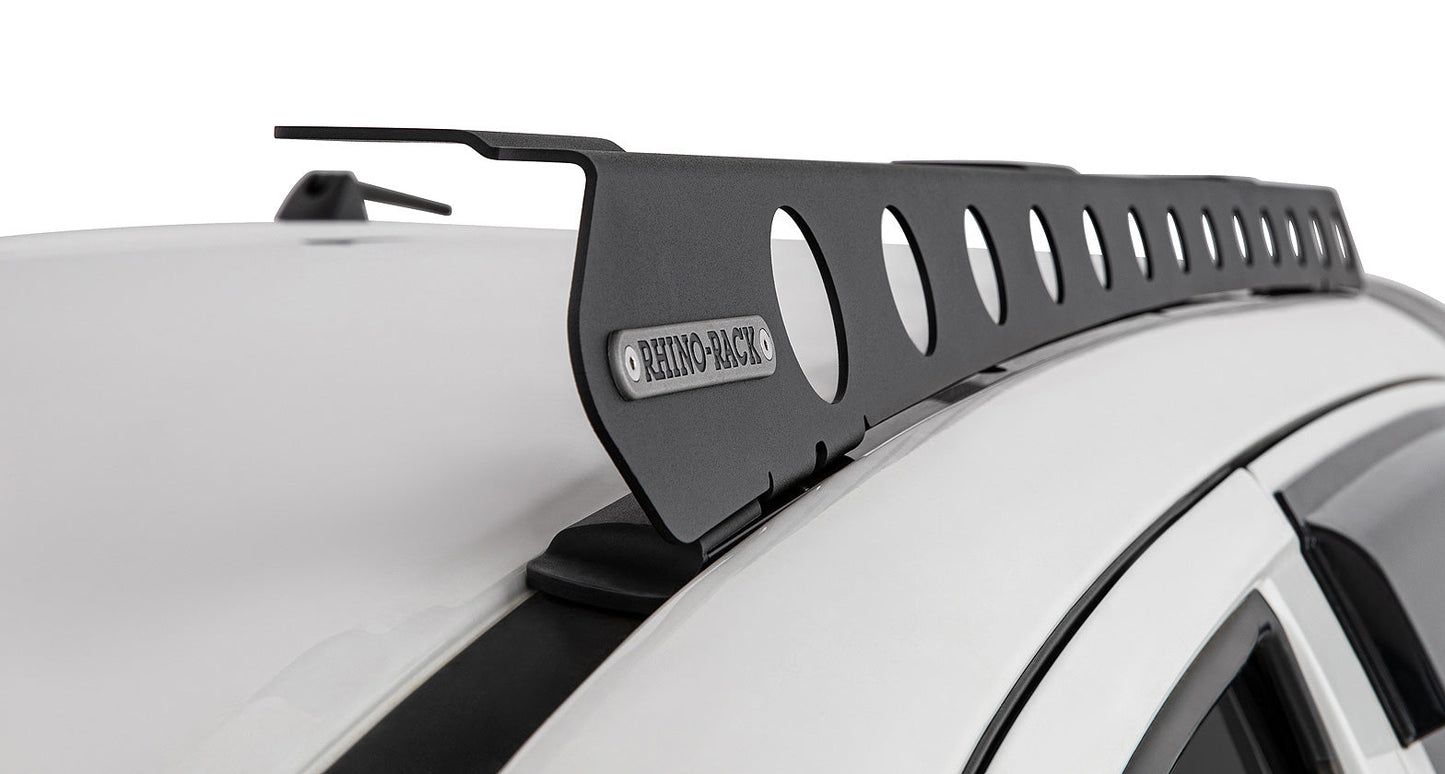 Système de montage Backbone Rhino-Rack pour Toyota Hilux, accessoires robustes pour fixation sécurisée.