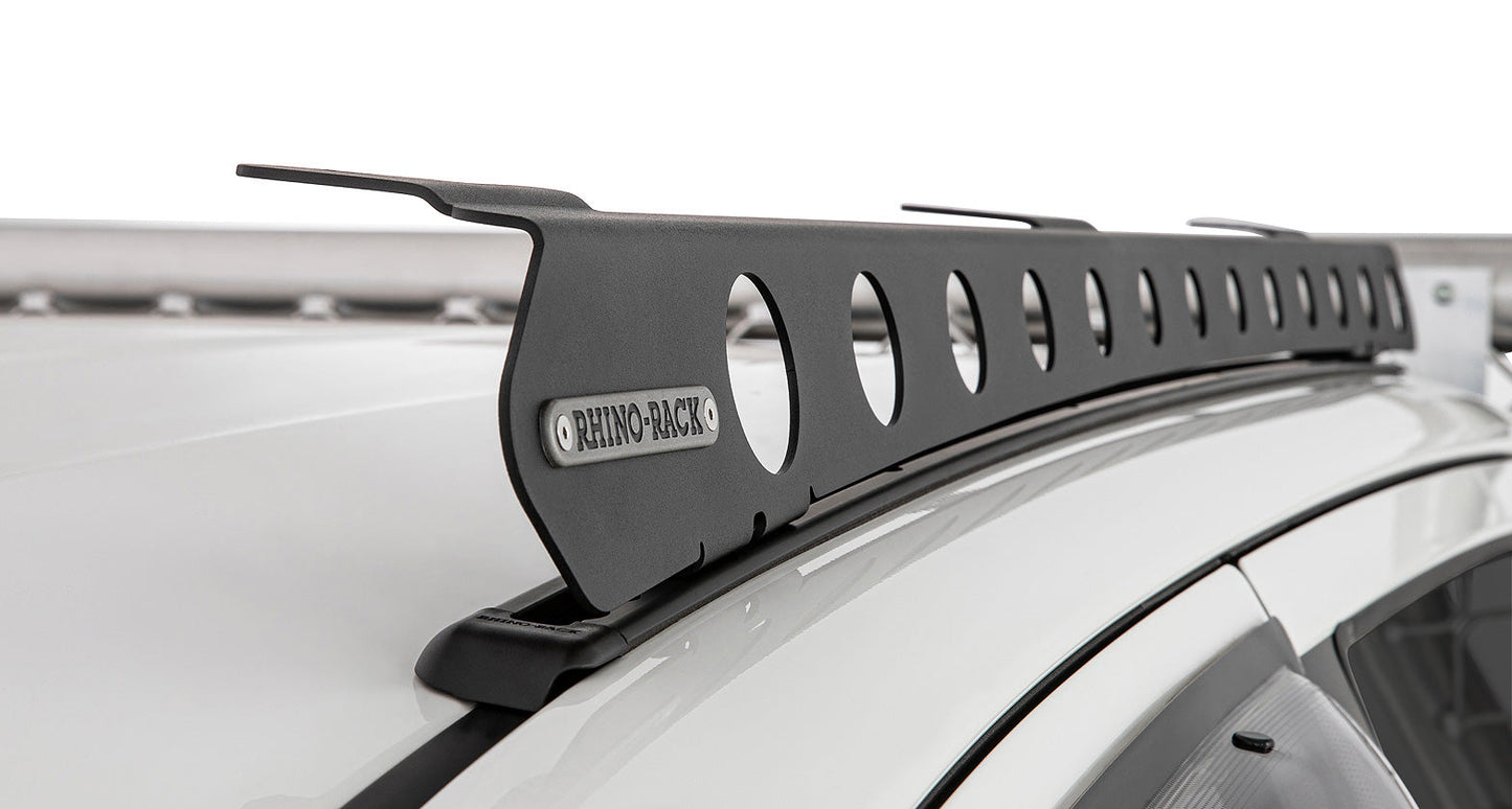 Système de fixation Backbone Rhino-Rack pour Toyota Hilux, accessoires de montage robustes et durables pour rack de toit.