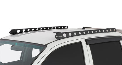 Système de montage Backbone pour Toyota Hilux avec accessoires Rhino-Rack, support robuste pour rack de toit.