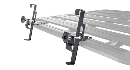 Support d’échelle pliante Rhino-Rack Pioneer, accessoire robuste pour porte-échelle, avec fixation solide et finition noire.