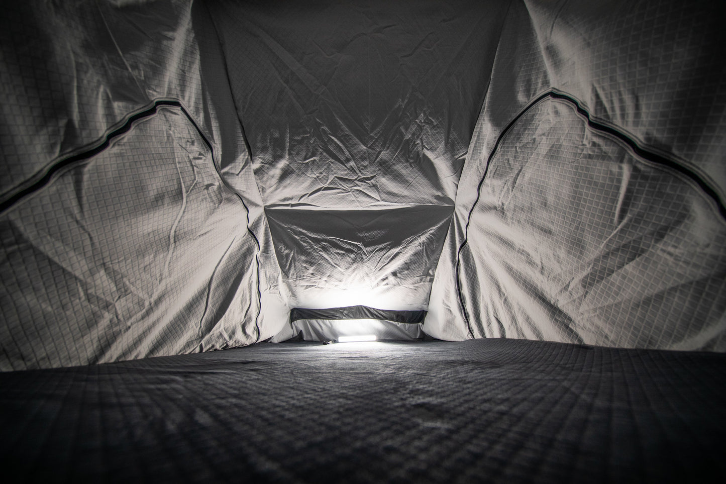 Kit d'isolation thermique SNUG pour tente de toit, accessoires pour camping, installation facile et protection contre le froid.
