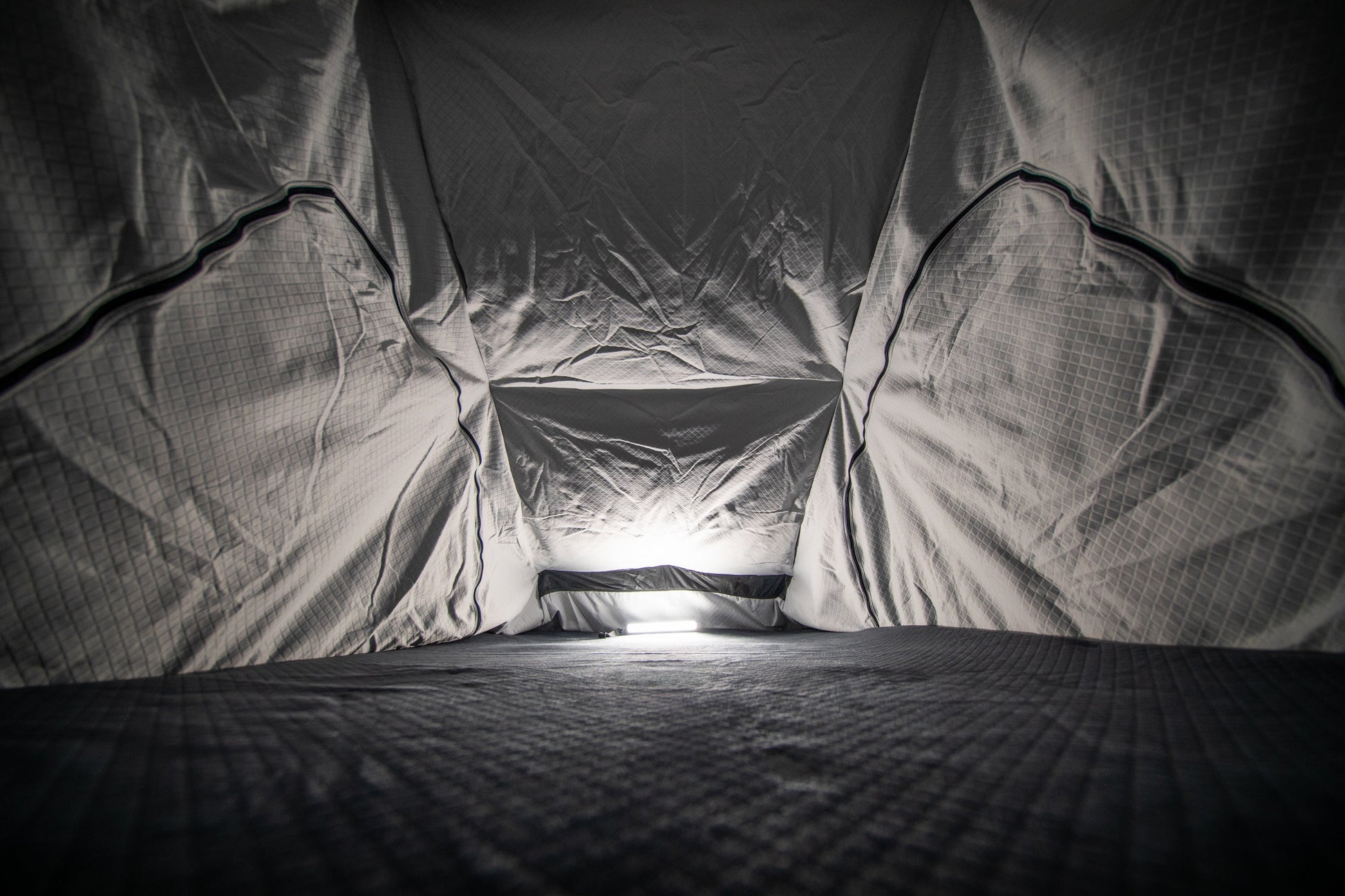 Kit d'isolation thermique SNUG pour tente de toit, accessoires pour camping, installation facile et protection contre le froid.