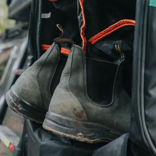Sac à chaussures ARB Intrepid RTT pour rangement de tente de toit 4x4, accessoire pratique pour véhicules tout-terrain.