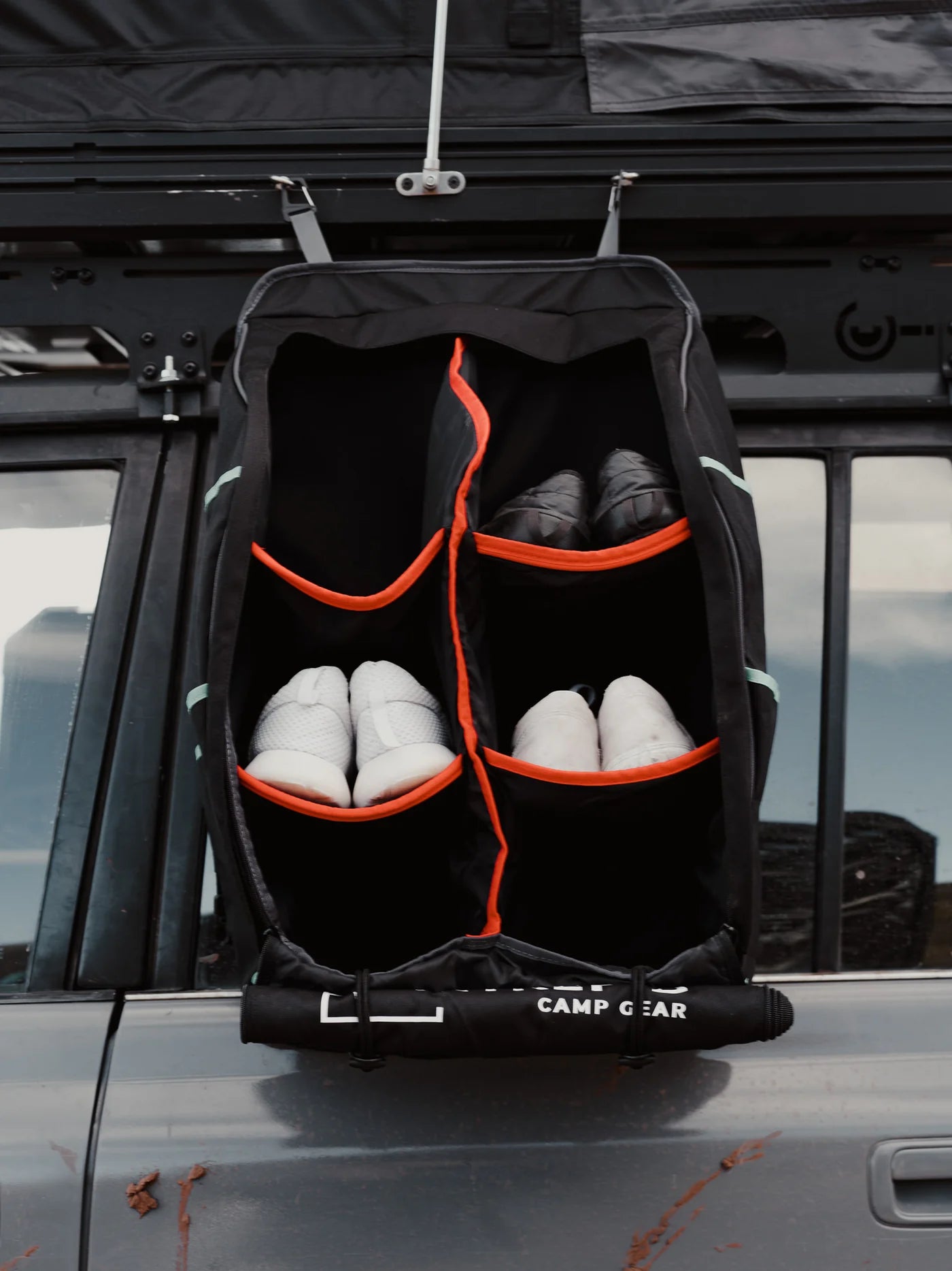 Sac chaussures ARB Intrepid RTT, accessoire de rangement pour tente de toit 4x4, en tissu résistant, adapté pour véhicules tout-terrain.