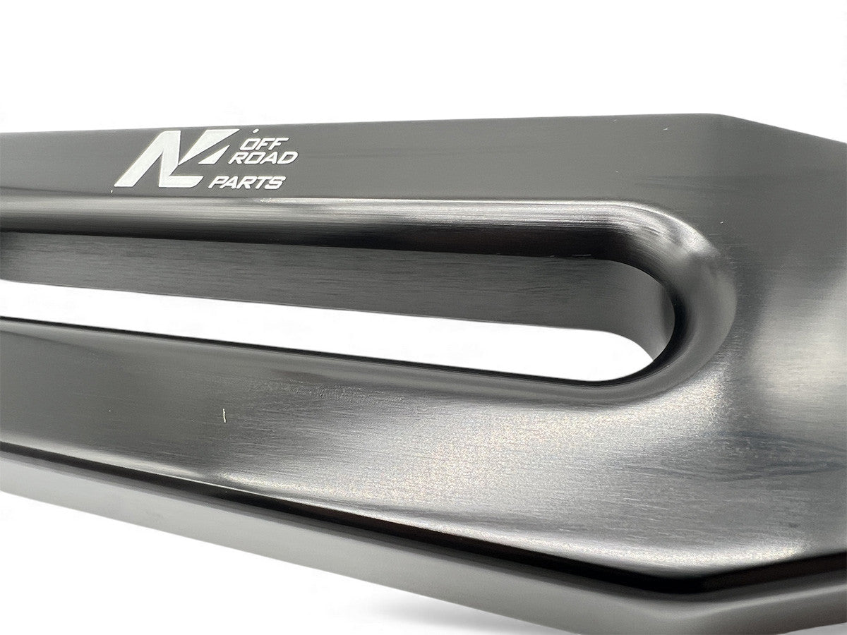 Ecubier en aluminium noir pour corde de treuil synthétique N4 Offroad, accessoire robuste pour treuils tout-terrain.