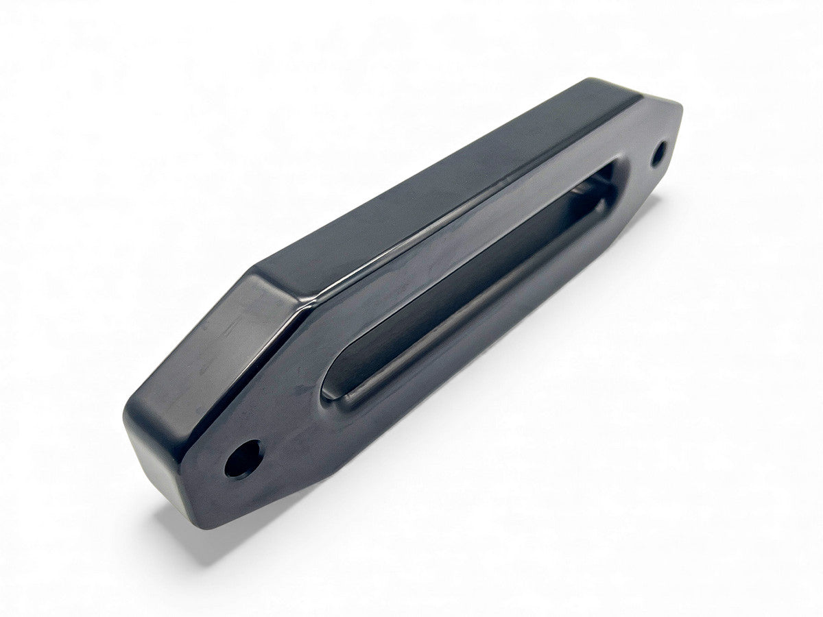 Ecubier en aluminium noir pour corde de treuil synthétique N4 Offroad, accessoire robuste pour treuils tout-terrain.