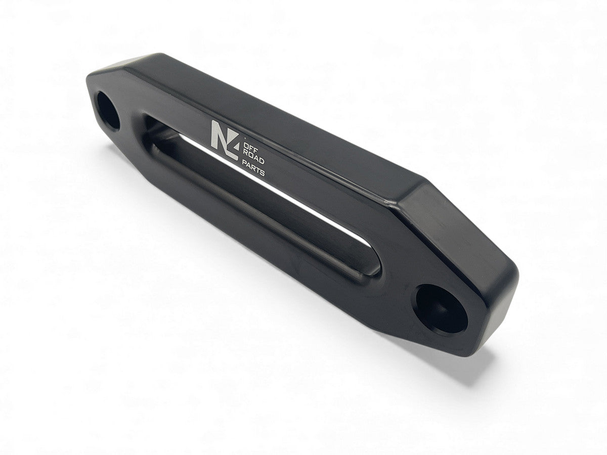 Accessoire treuil N4 OFFROAD en aluminium noir pour corde de treuil synthétique, adapté aux treuils tout-terrain.