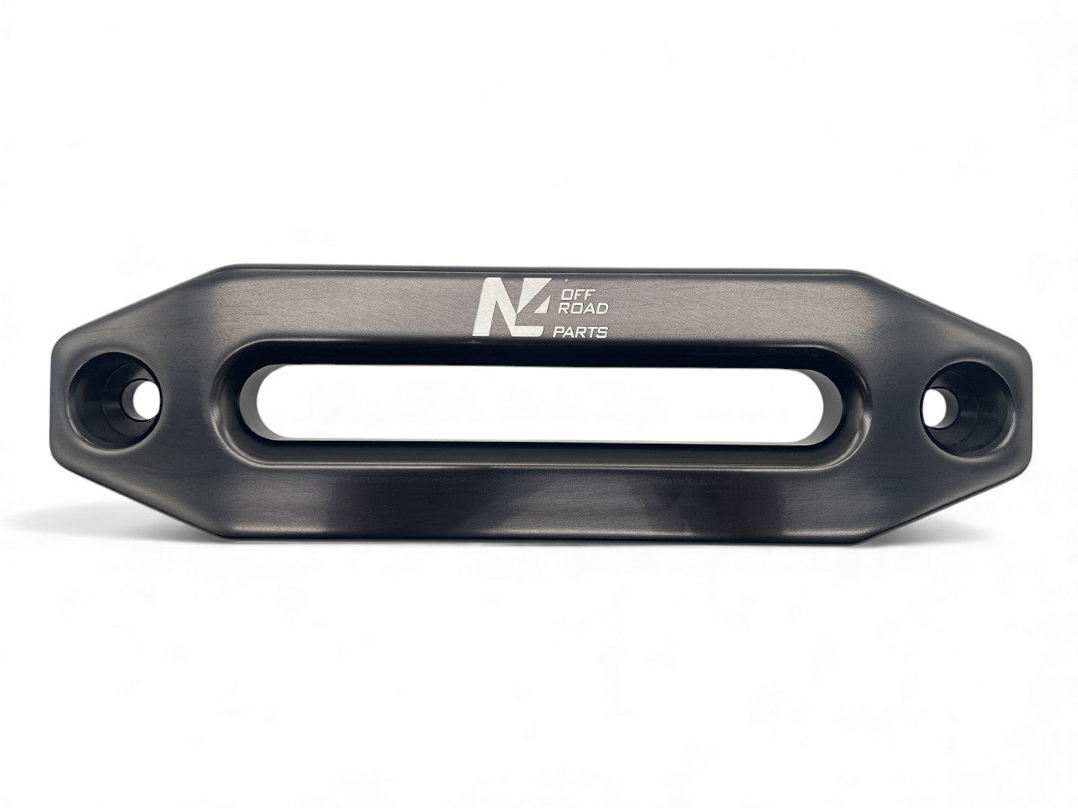 Ecubier en aluminium noir pour corde de treuil synthétique, accessoire de treuil N4 OFFROAD, robuste et compatible avec treuils off-road.