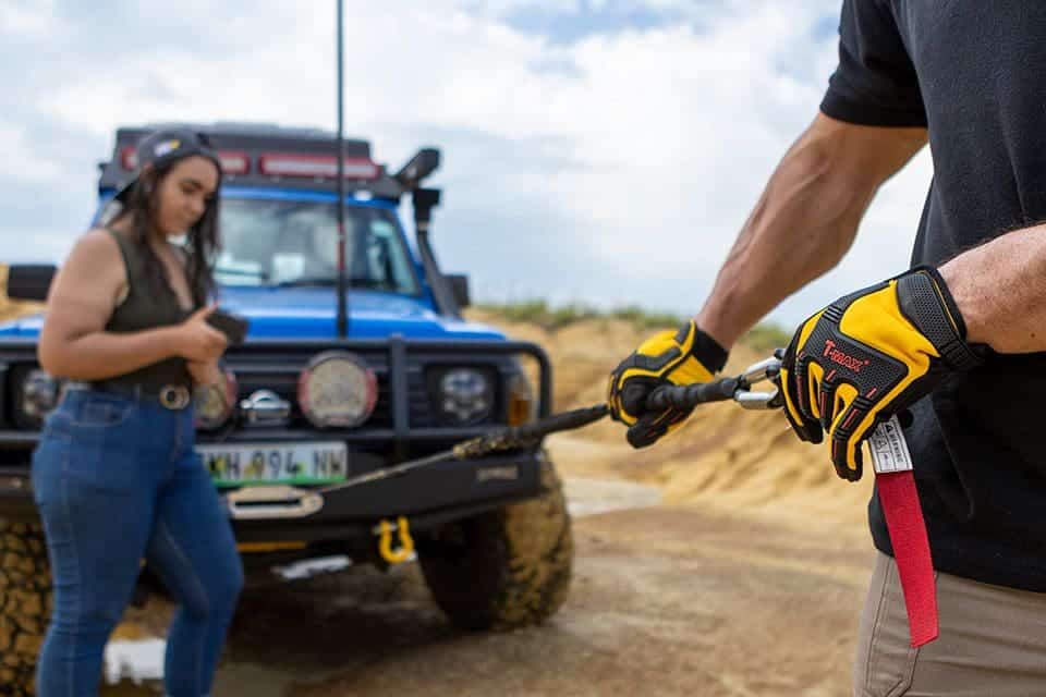 Gants de treuillage Sand-Storm T-MAX, accessoires treuils offroad, protection ultime pour conduite tout-terrain, noir et résistant