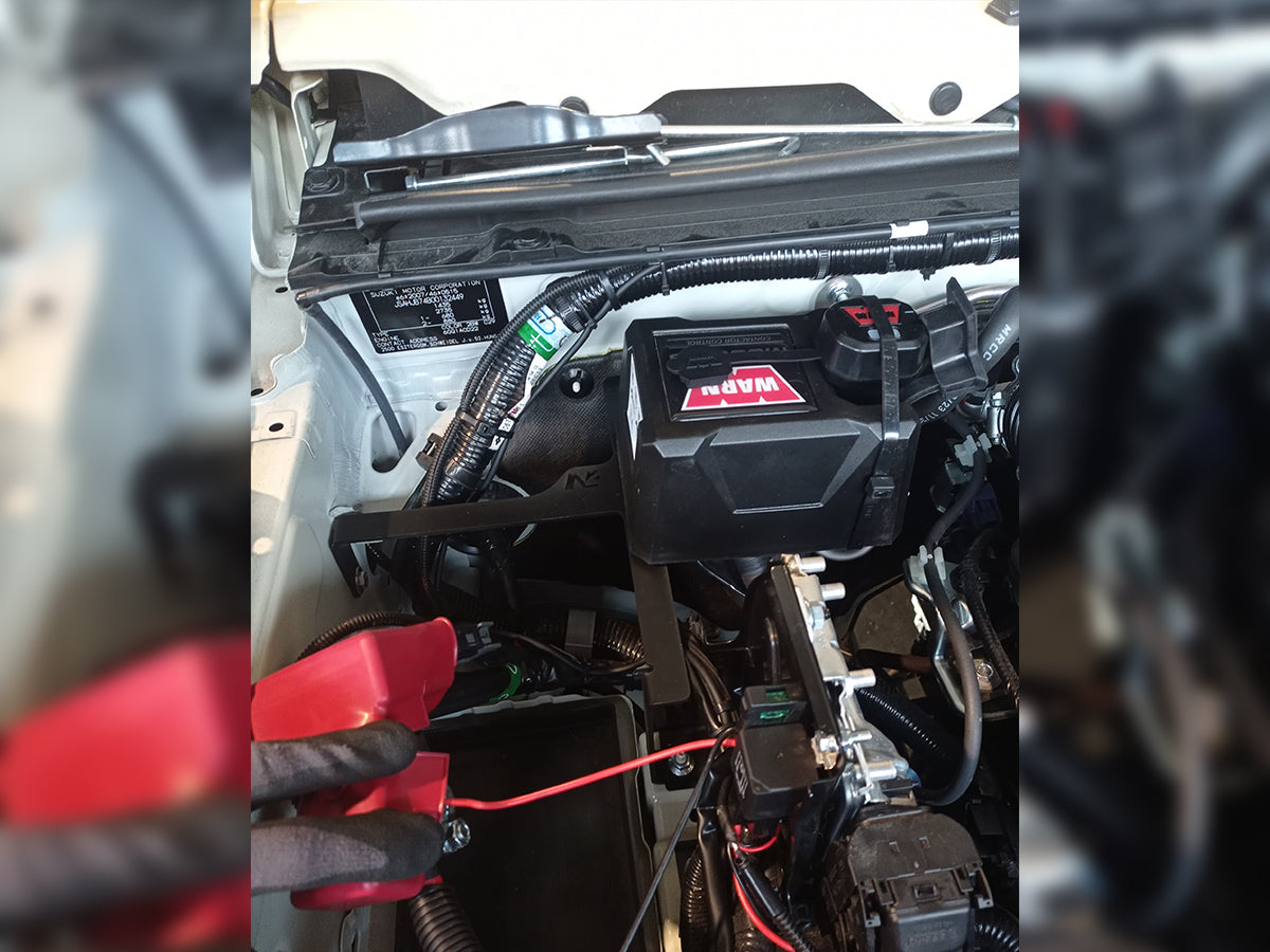 Kit support boîtier relais pour treuil dans compartiment moteur Jimny 2018+ N4 OFFROAD, accessoires pour treuils tout-terrain.