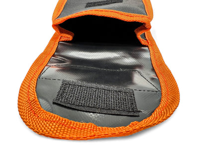 Manille souple en textile fusible 7T N4 OFFROAD avec sacoche pour accessoires de treuils tout-terrain.