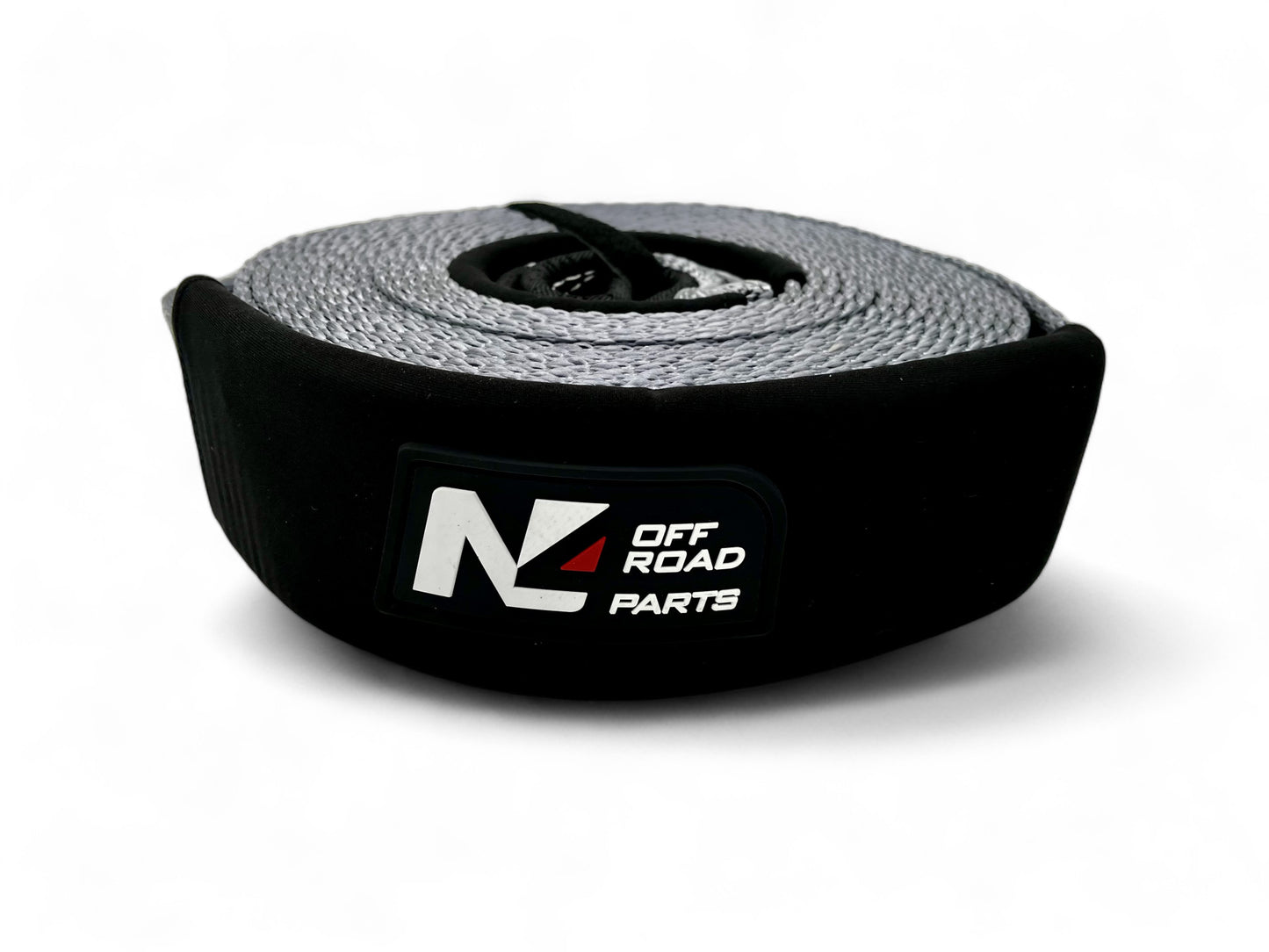 Sangle de remorquage N4 OFFROAD de 9m et 13,5T, accessoire pour treuils tout-terrain, enroulée avec boucle robuste.