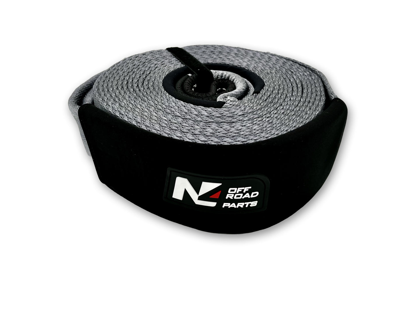 Sangle de remorquage N4 OFFROAD de 9m et 21 tonnes, accessoire pour treuils tout-terrain, vue en situation d'utilisation.