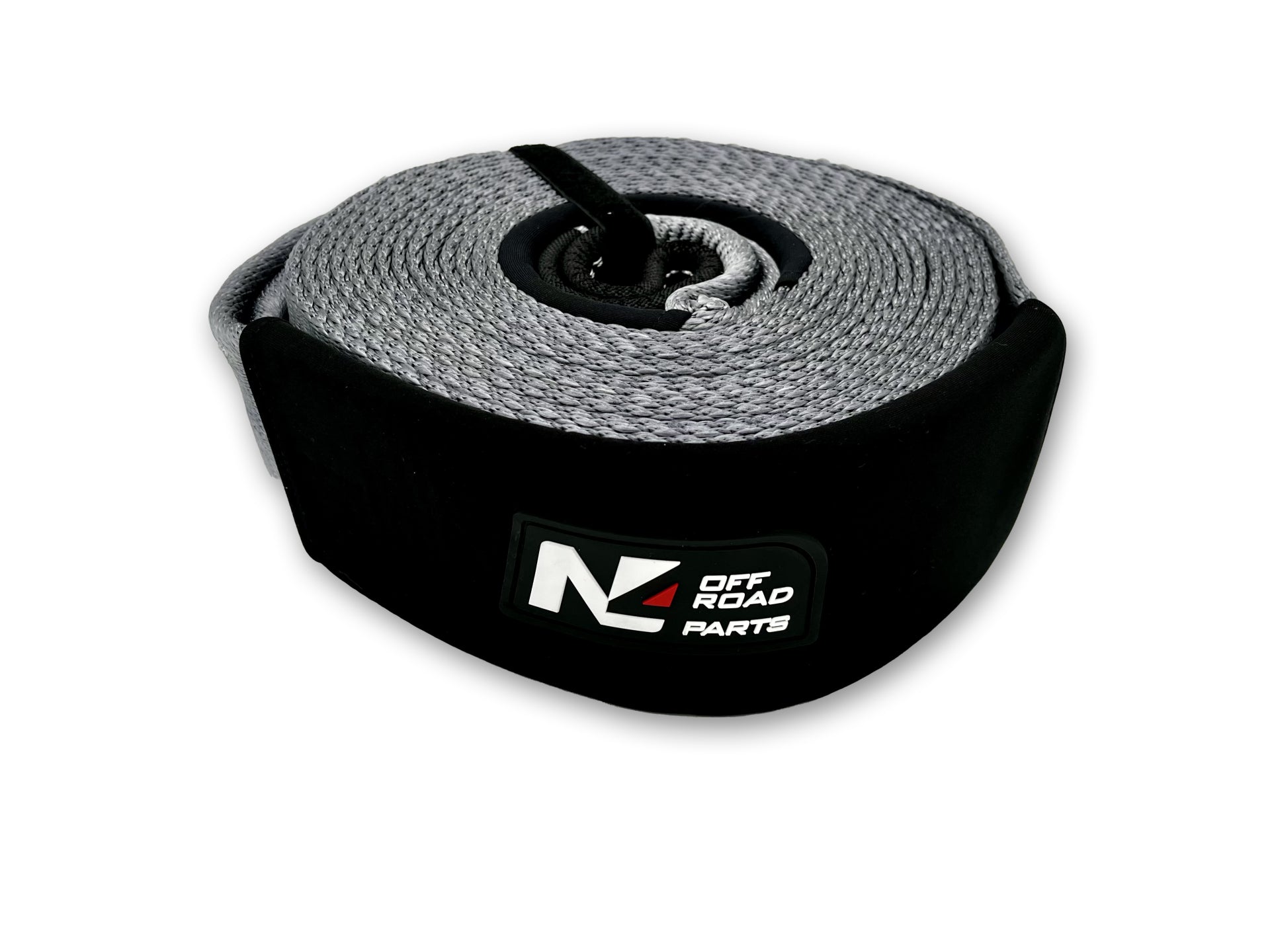 Sangle de remorquage N4 OFFROAD de 9m et 21 tonnes, accessoire pour treuils tout-terrain, vue en situation d'utilisation.