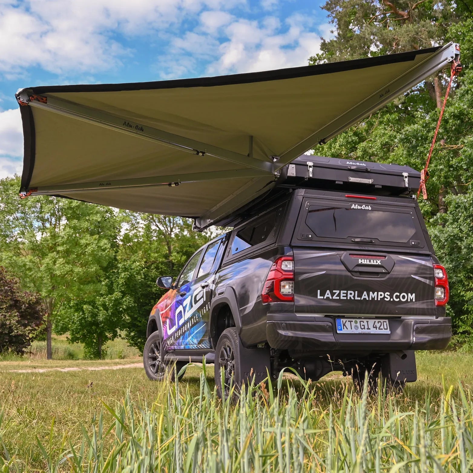 Auvent 180° 2.6m Autoportant Alu-Cab sur Xperts4x4 Accessoires 4x4 Off-Road