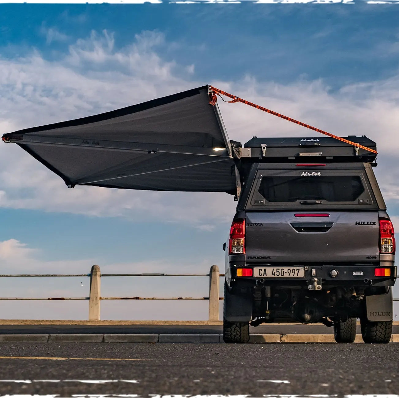 Auvent 180° 2.6m Autoportant Alu-Cab sur Xperts4x4 Accessoires 4x4 Off-Road