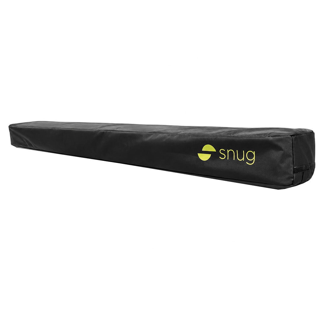 Auvent autoportant SNUG MALAGA 180° pour 4x4, installé sur un véhicule tout-terrain, avec toile résistante et structure robuste.