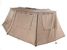 Kit parois pour auvent Batwing 270° autoportant de RHINO-RACK, fixation sur véhicule avec auvent robuste et durable.