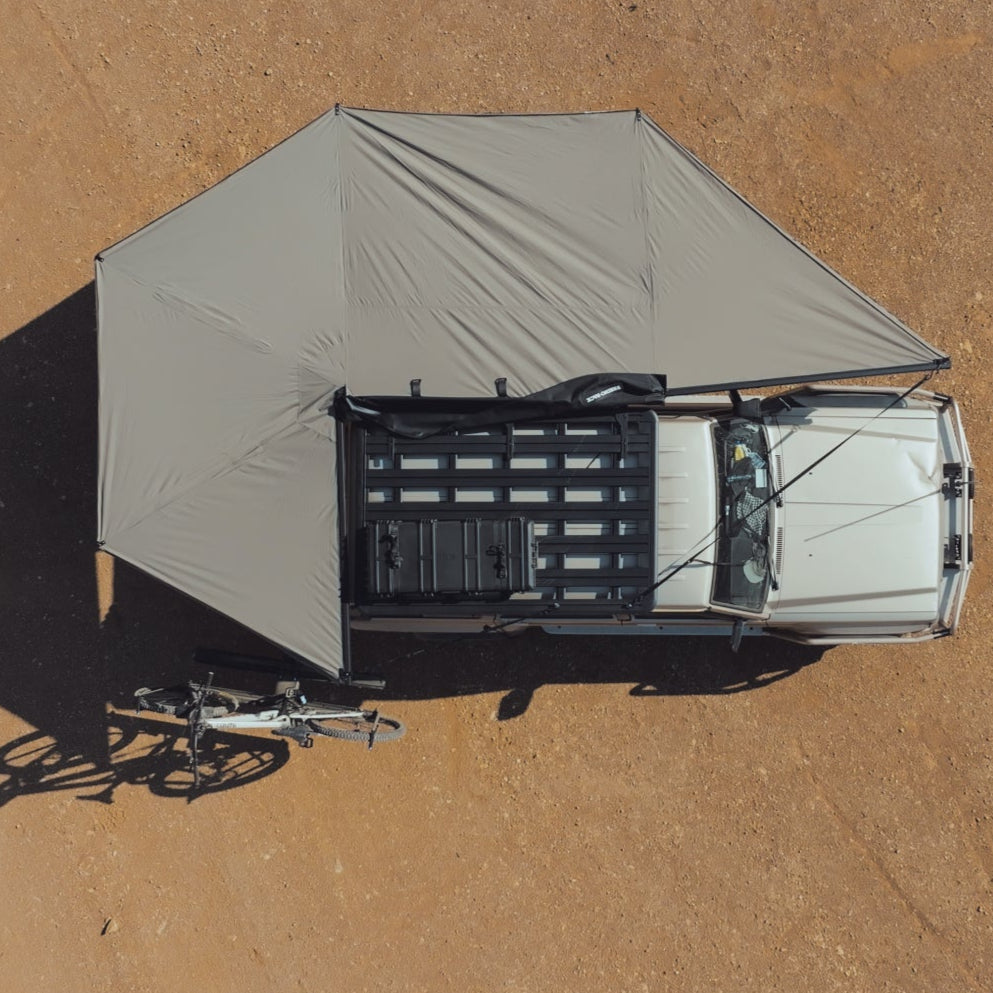 Auvent auto-portant 270° RHINO-RACK avec parois, côté gauche, pour véhicule tout-terrain.