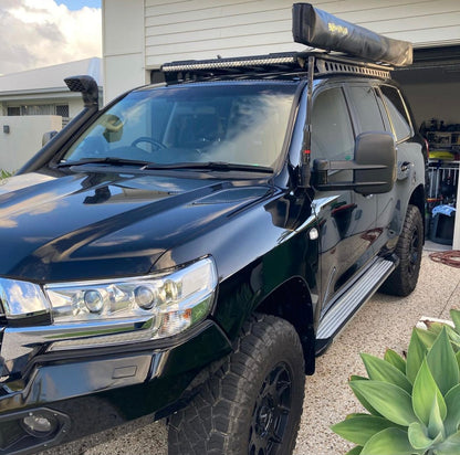 Support de auvent rabattable CROC HINGE pour 4x4, robuste et polyvalent, avec fixation solide pour auvents de véhicule tout-terrain.