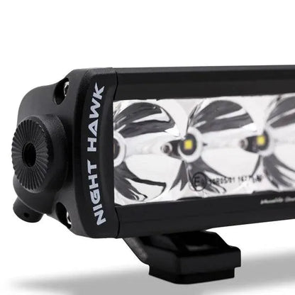 Barre LED Bushranger Night Hawk 20,5" série SR, éclairage LED robuste pour véhicules tout-terrain, en action.