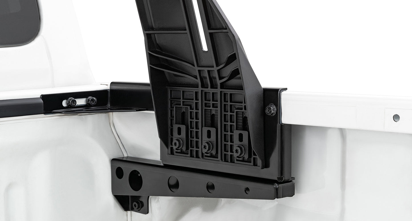 Kit de 2 barres de toit de 1500 mm RHINO-RACK pour Toyota Hilux Revo 2015+ avec système Reconn-Deck, robustes et faciles à installer.
