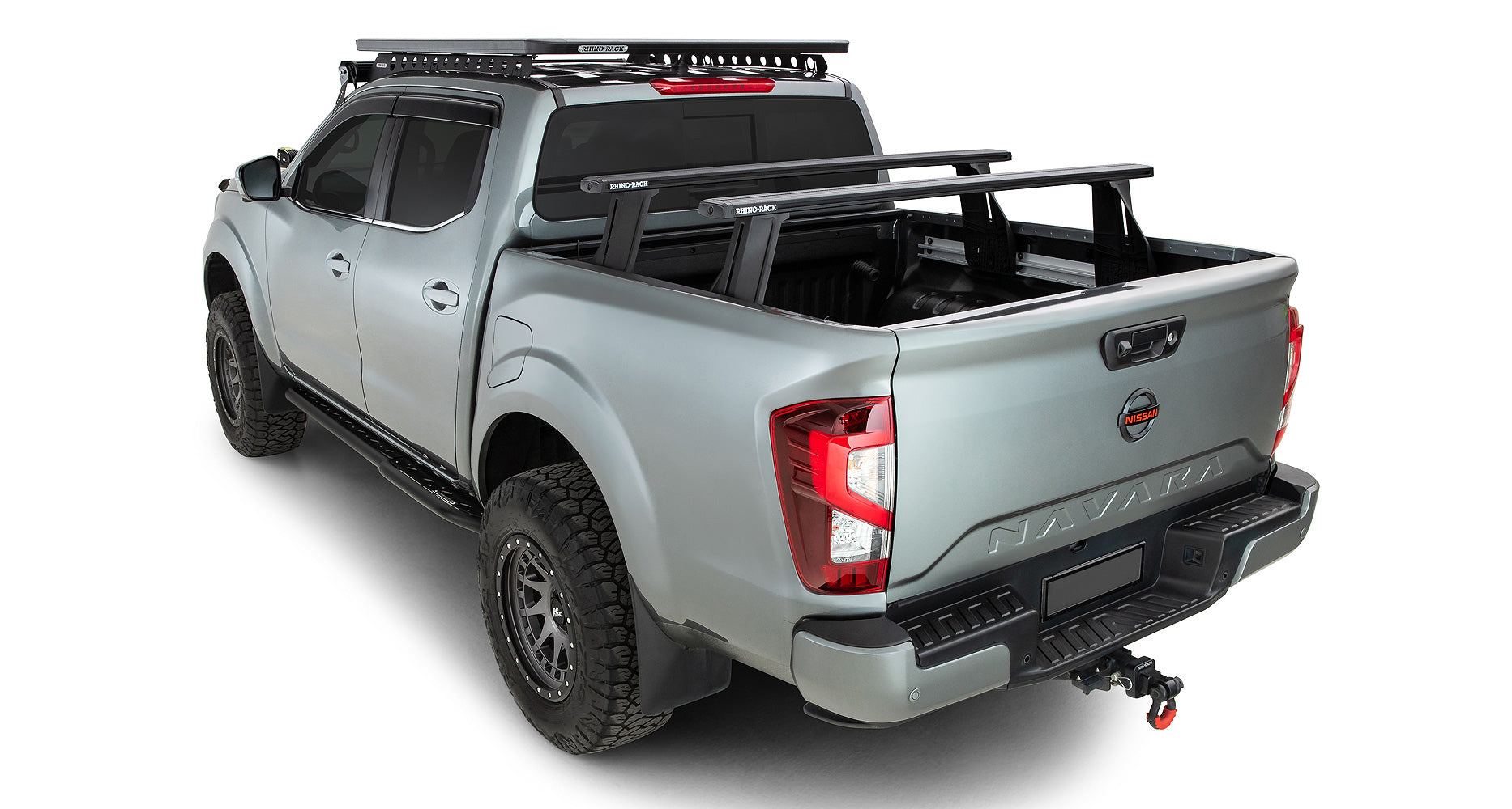 Kit 2 barres de toit Vortex RHINO-RACK pour Nissan Navara NP300 2015+ avec système Reconn-Deck, barres robustes et polyvalentes.