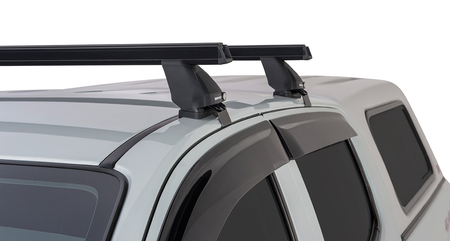 Kit de 2 barres de toit Heavy Duty noires de 1375mm pour Isuzu D-Max Gen II 2016-2020, marque RHINO-RACK.