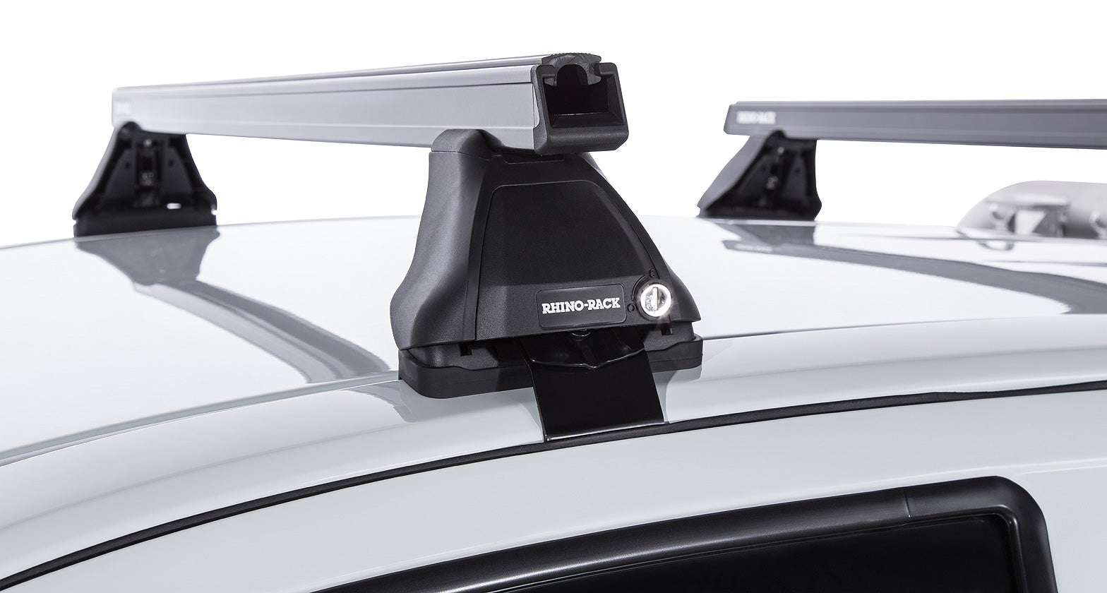 Kit de 2 barres de toit Heavy Duty noires RHINO-RACK pour Isuzu D-Max Gen II TF 2016-2020, 1375 mm, série 2500.