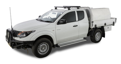 Kit de 2 barres de toit noires RHINO-RACK Heavy Duty RLT600 pour Mitsubishi L200 Gen V 2015+ sur toit.