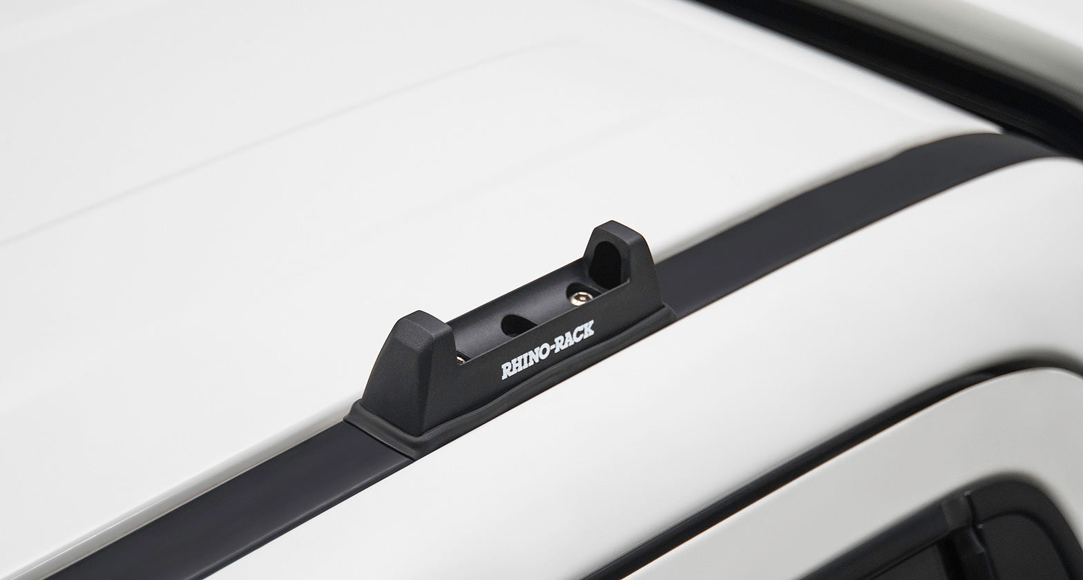 Kit de 2 barres de toit noires Heavy Duty RHINO-RACK pour Nissan Navara NP300 2015+, montage Ditch Mount, longueur 1250 mm.