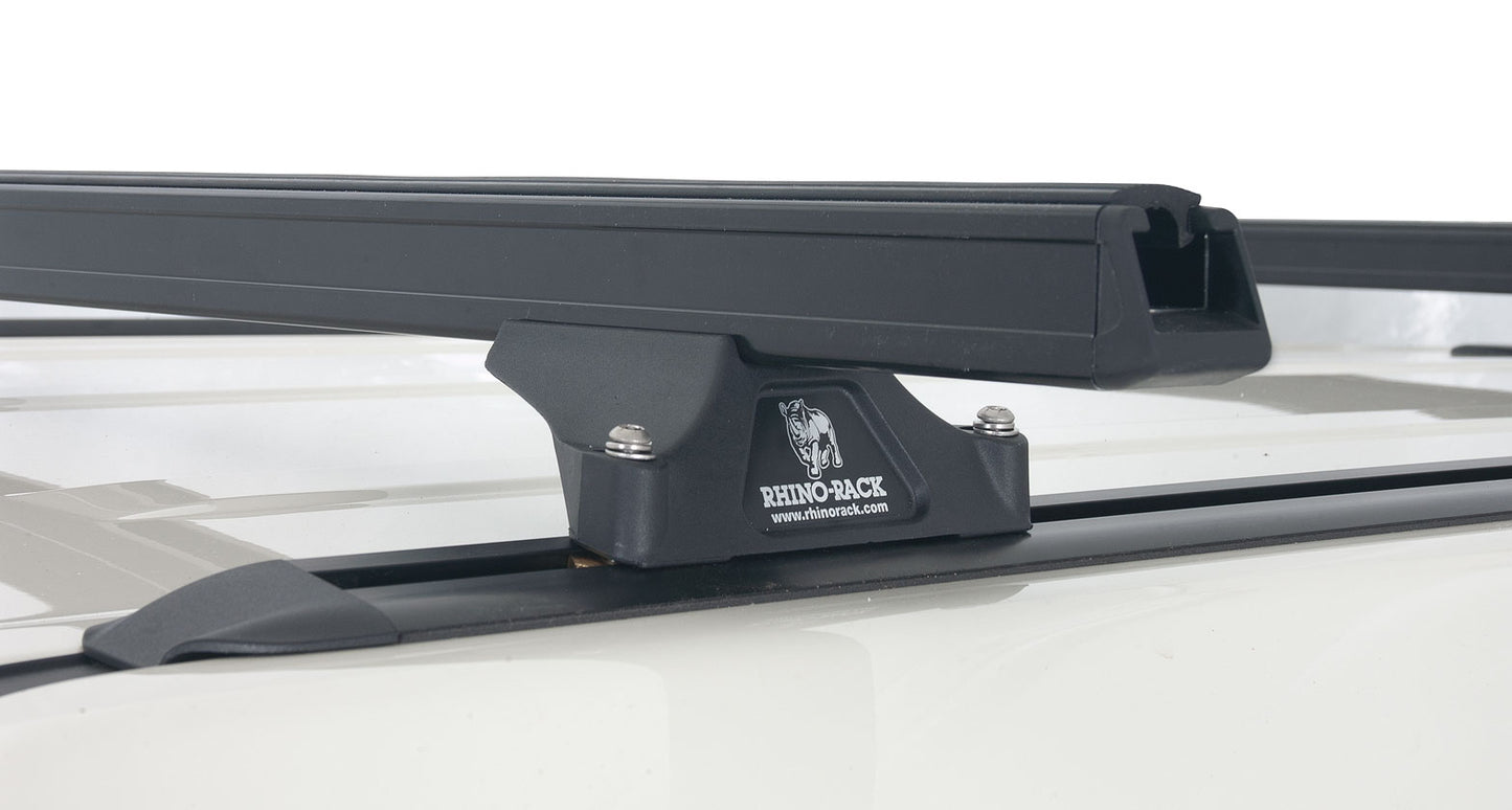 Kit de 2 barres de toit noires Heavy Duty RHINO-RACK pour Land Rover Discovery 3 et 4, 1375 mm, fixation Trackmount.