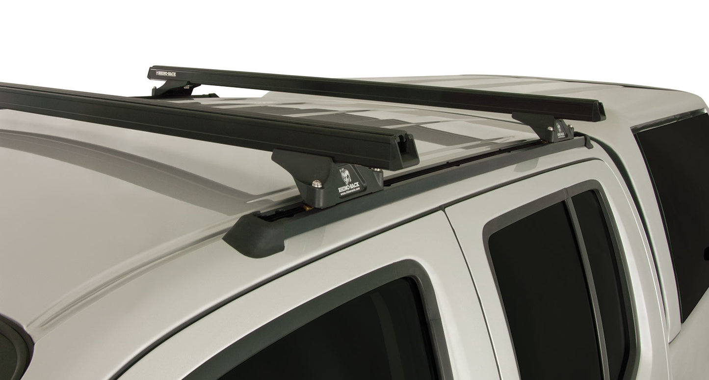 Kit de 2 barres de toit noires Heavy Duty RHINO-RACK pour Nissan Navara D40 2005-2015, fixation Trackmount, 1375 mm.