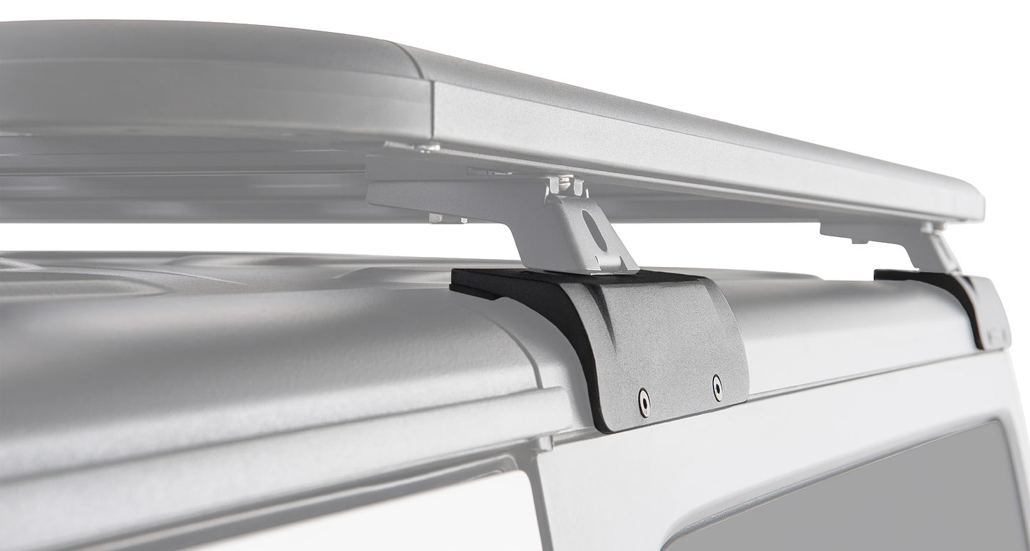 Kit 2 barres de toit noires de 1500mm pour Jeep Wrangler JK 2011-2019, par RHINO-RACK, robustes et adaptées pour le transport de chargement.