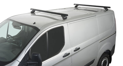 Kit de 2 barres de toit noires Heavy Duty RHINO-RACK avec pieds pour Ford Transit Custom 2014+, fixation robuste et solide.