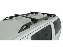 Kit 2 barres de toit RHINO-RACK Sportz de 1180mm pour Nissan Pathfinder 2005-2013, vues des barres de toit installées sur le véhicule.