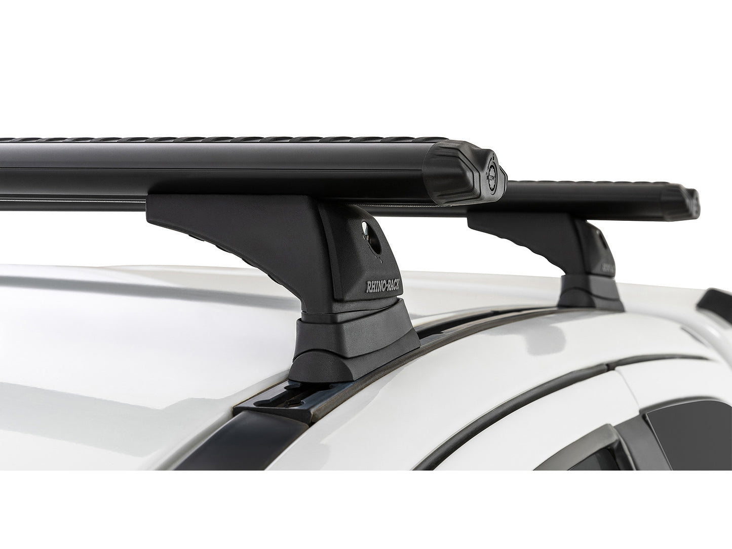Kit de 2 barres de toit Rhino-Rack Sportz 1260mm pour Ford Ranger T6 T7 T8 Super Cab 2011-2022, vue des barres installées.