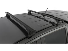 Kit de 2 barres de toit RHINO-RACK Sportz 1260mm pour Ford Ranger T6 à T8 Raptor Double Cab 2011-2022, vue montée.