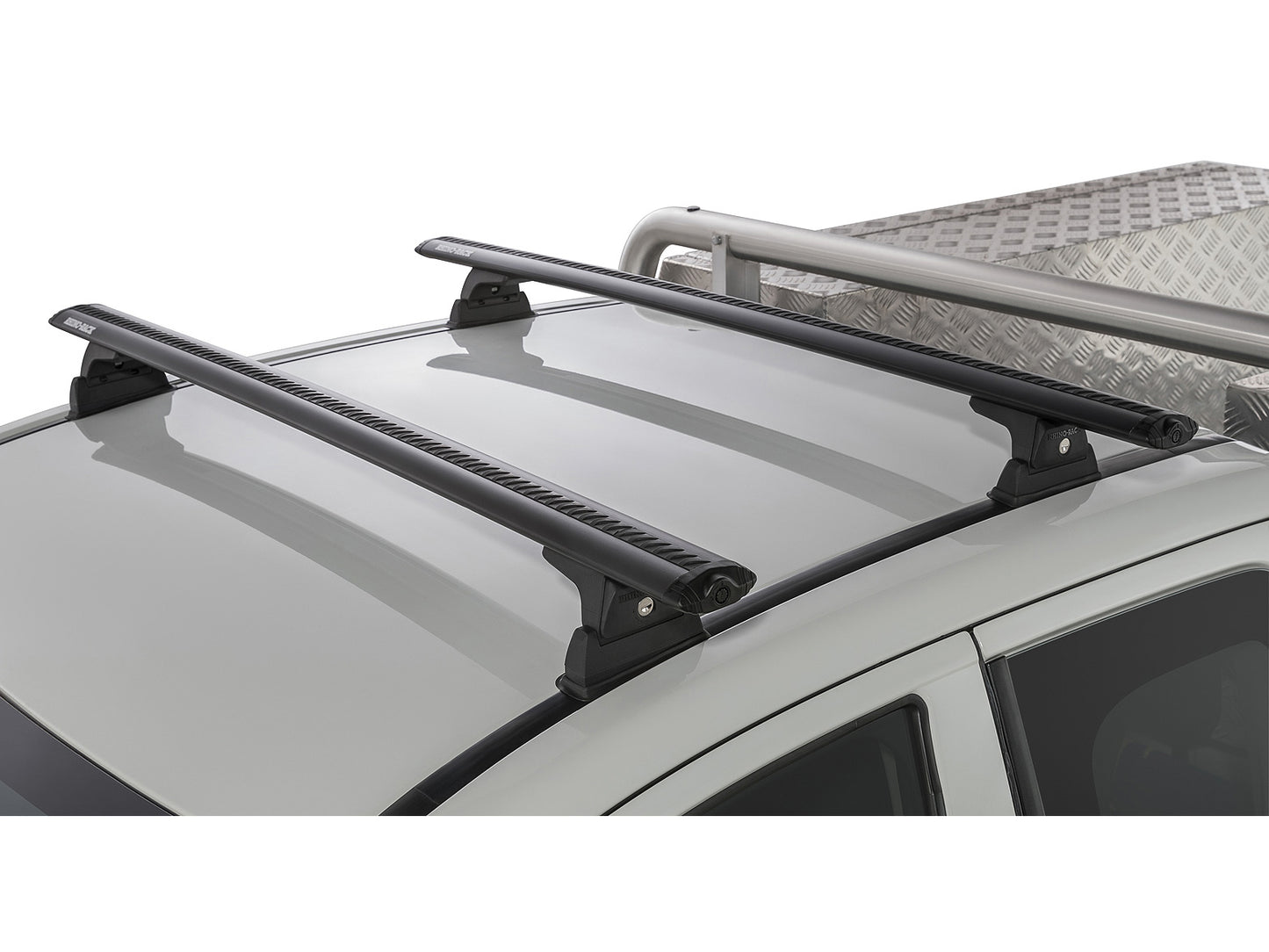Kit 2 barres de toit Rhino-Rack Sportz 1260mm pour Mitsubishi L200 Double et Extra Cab 2015-2024, vue des barres installées.