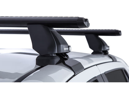 Kit 2 barres de toit Rhino-Rack Sportz 1260mm pour Toyota Hilux Revo Double Cab 2015+, fixation solide et résistante.