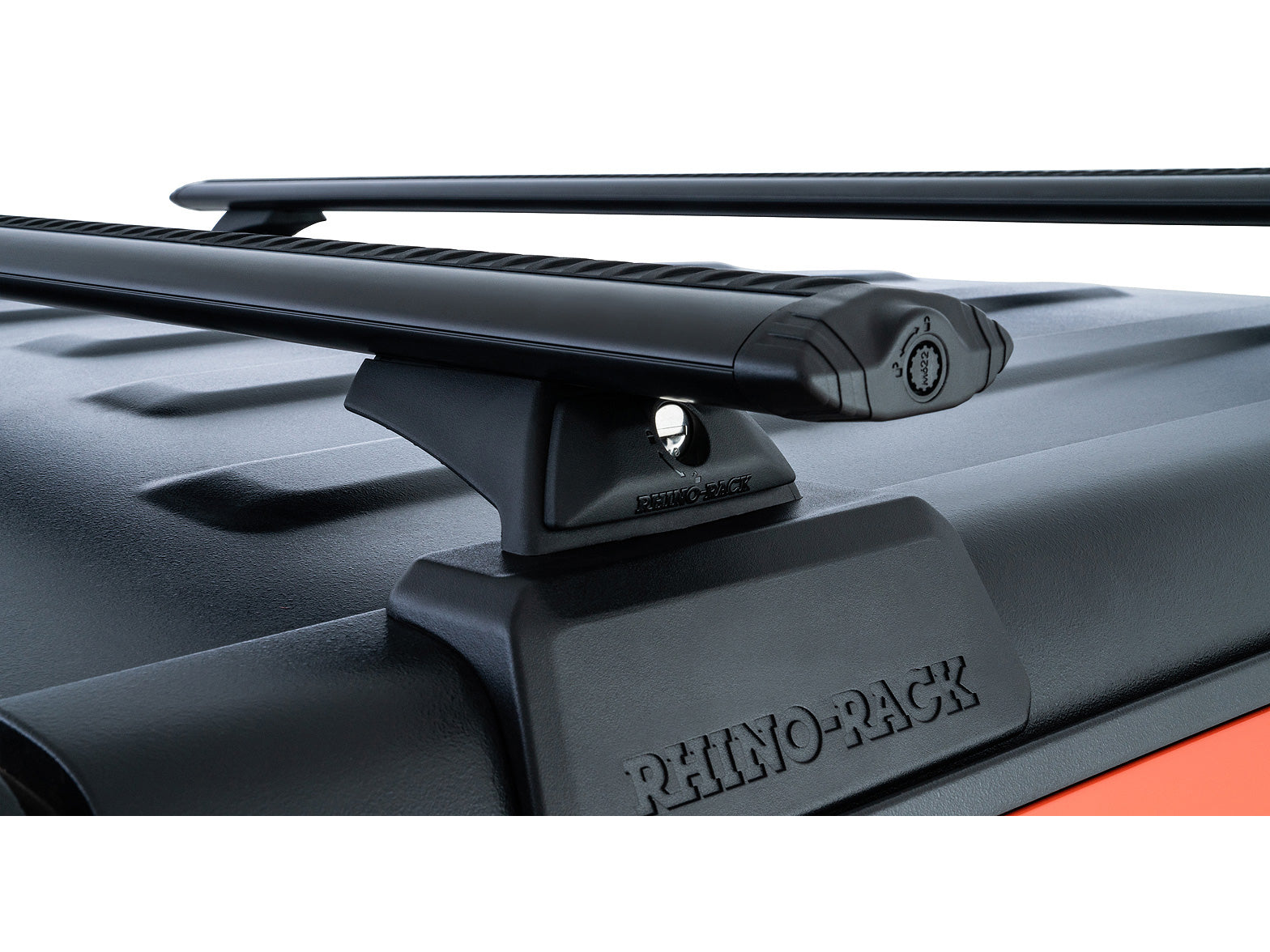 Deux barres de toit RHINO-RACK Sportz de 1500mm pour Jeep Gladiator JT 2020+, adaptées pour le transport de charges sur le toit.