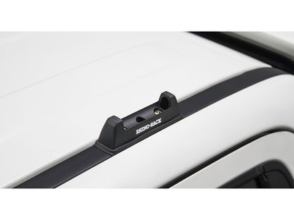 Kit 2 barres de toit Rhino-Rack Sportz 1650mm pour Iveco Daily H1 2015+ sur le toit du véhicule.